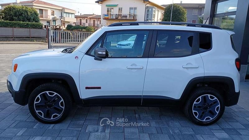 Usata Jeep Renegade Trailhawk 170 CV (125 kW) 2015 Bianco SUV