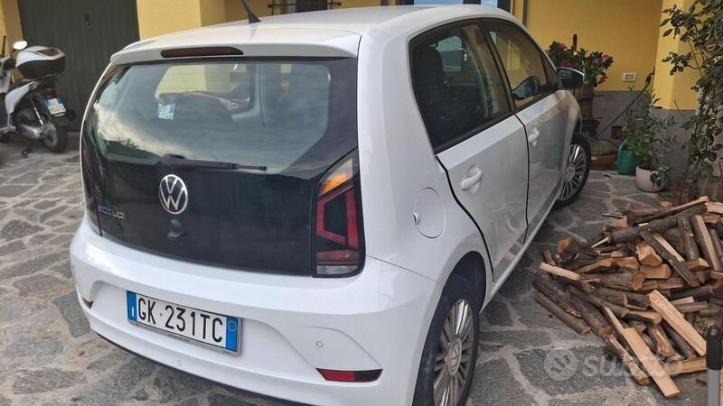 Usata VW up! 68 CV (50 kW) 2022 Bianco Utilitaria