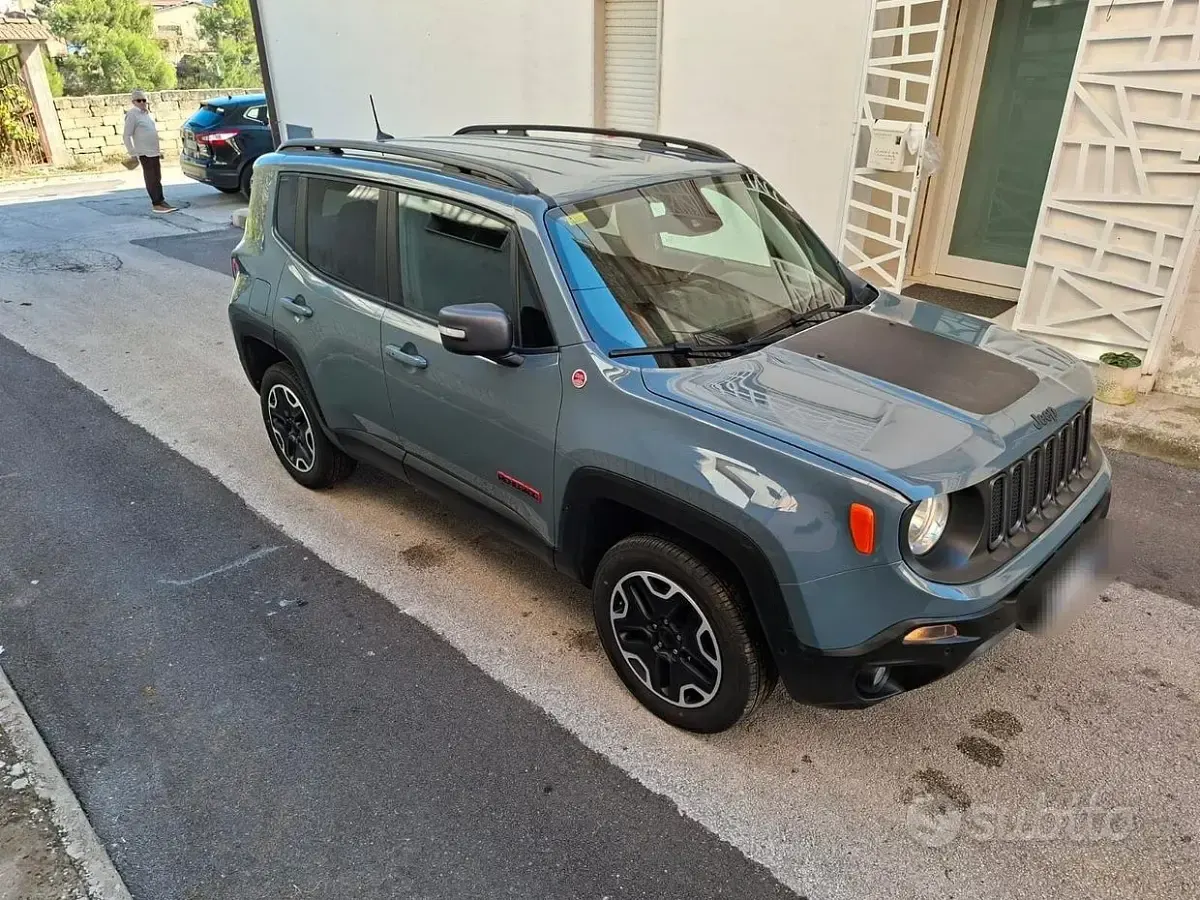 Usata Jeep Renegade Trailhawk 170 CV (125 kW) 2018 Grigio SUV