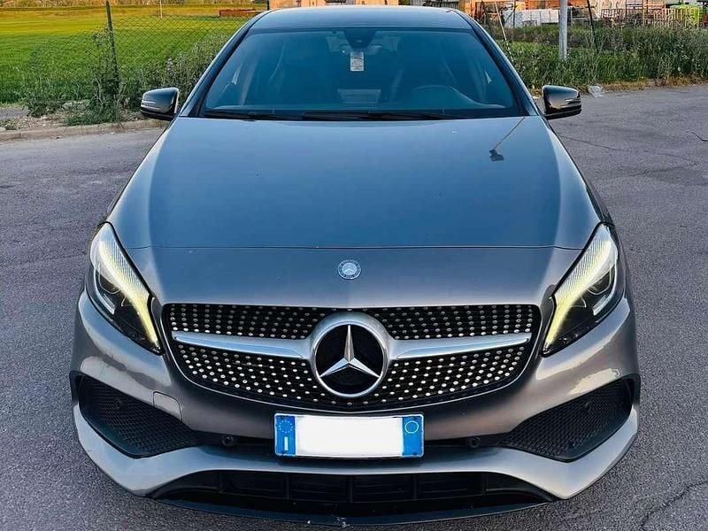 Usata Mercedes A160 Premium 90 CV (66 kW) 2017 Grigio Berlina