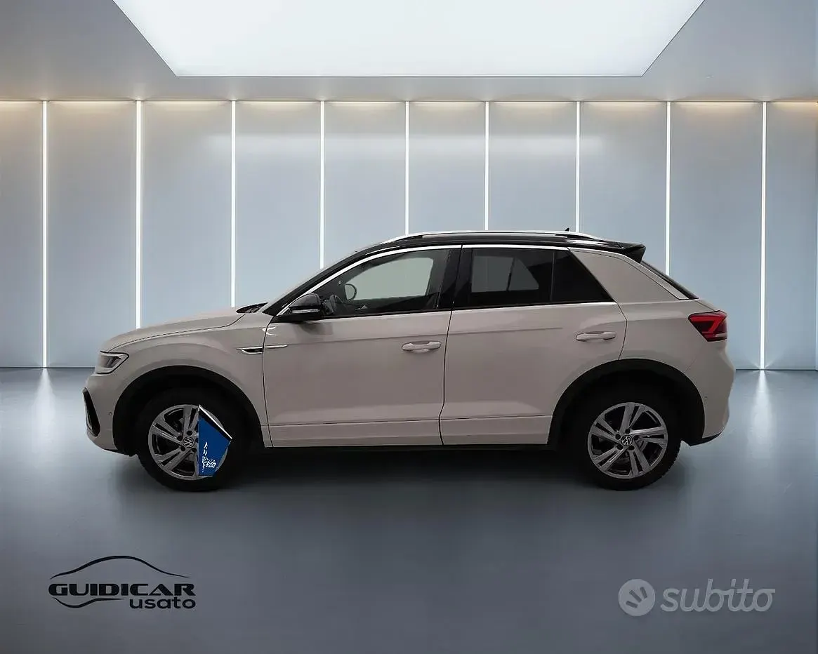 Usata VW T-Roc R-line 150 CV (110 kW) 2023 Giallo SUV