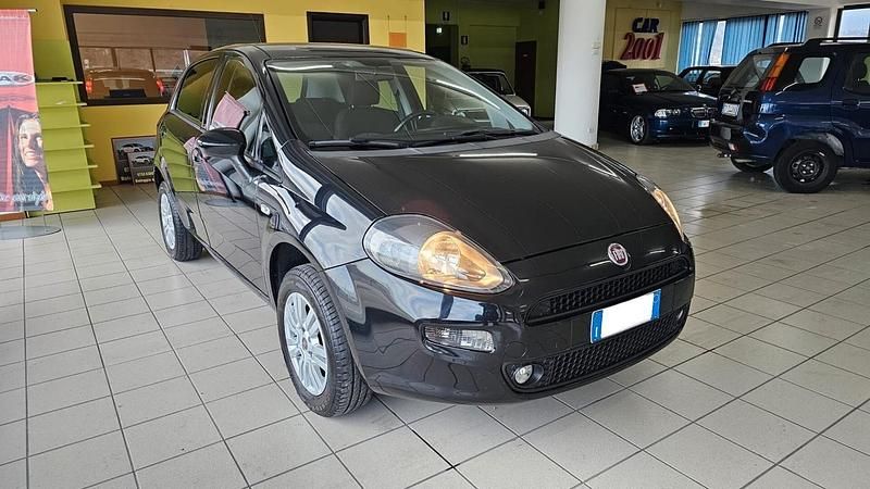 Usata Fiat Punto Lounge 77 CV (56 kW) 2018 Nero Utilitaria