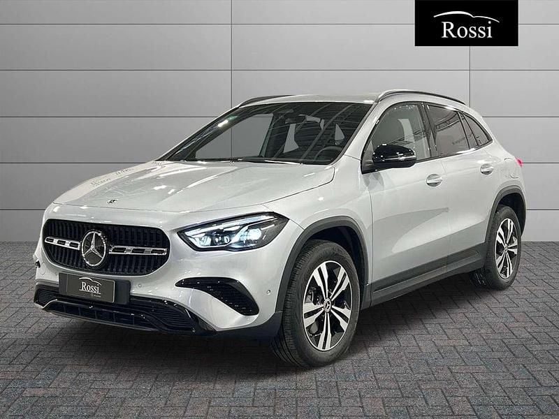 Nuova Mercedes GLA250 163 CV (119 kW) 2026 Argento hightech SUV