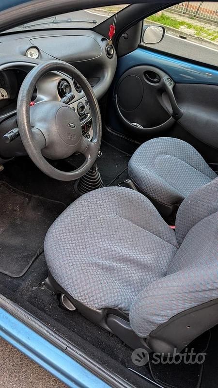Usata Ford Ka 60 CV (44 kW) 2004 Blu Utilitaria