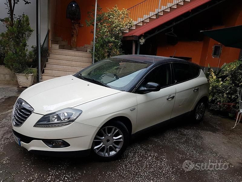 Usata Lancia Delta 150 CV (110 kW) 2009 Bianco Utilitaria