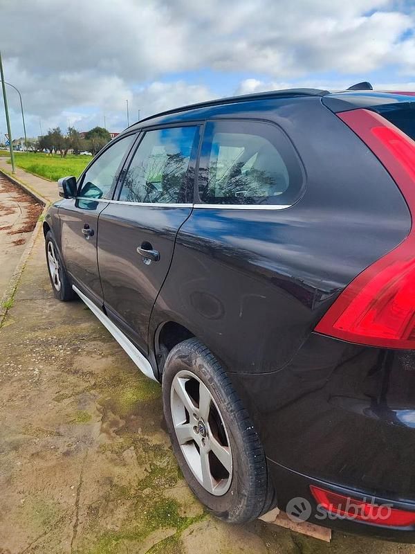 Usata Volvo XC60 R-Design 163 CV (119 kW) 2011 Nero SUV