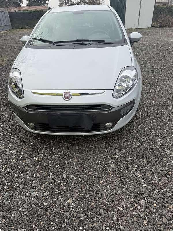 Usata Fiat Punto Active 60 CV (44 kW) 2011 Utilitaria