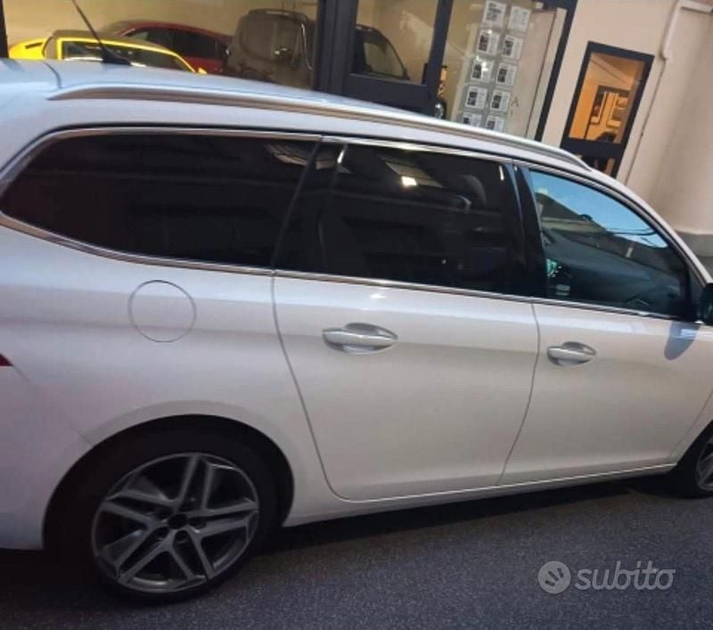 Bianco Usata 2015 Peugeot 308 Allure Station wagon | 8000 € (Super prezzo) - Immagine 1/2