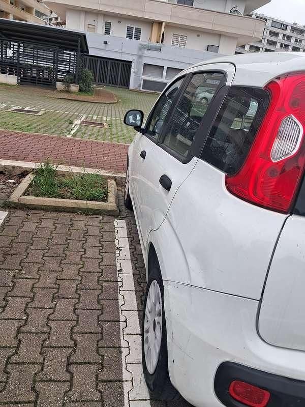Usata Fiat Panda Easy 69 CV (50 kW) 2015 Bianco Utilitaria