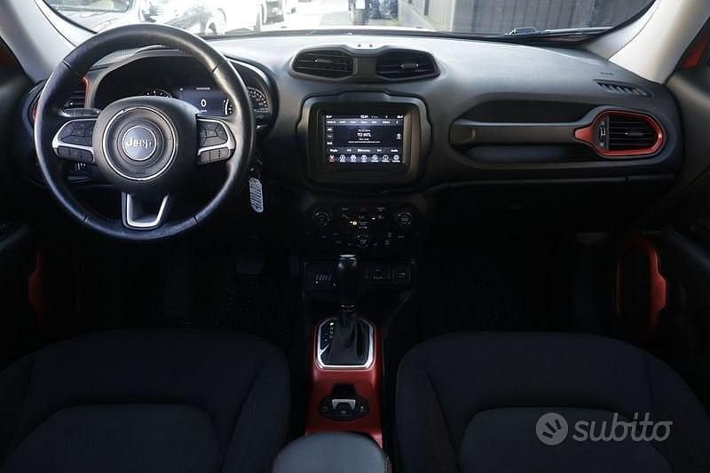 Usata Jeep Renegade Trailhawk 170 CV (125 kW) 2019 Rosso SUV