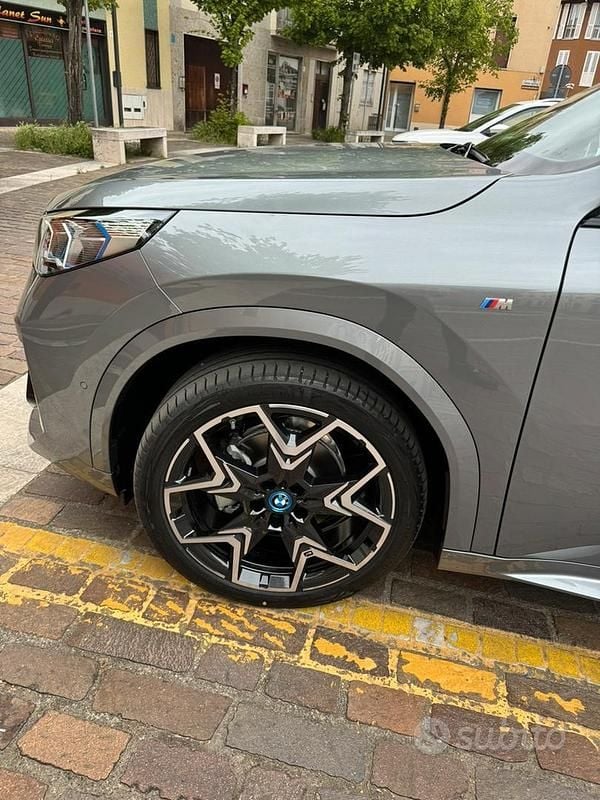 Usata BMW iX2 M Sport 279 kW (380 CV) 2024 Grigio SUV