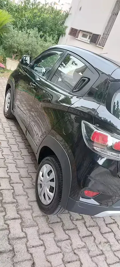 Usata Mahindra KUV100 87 CV (63 kW) 2025 Nero SUV