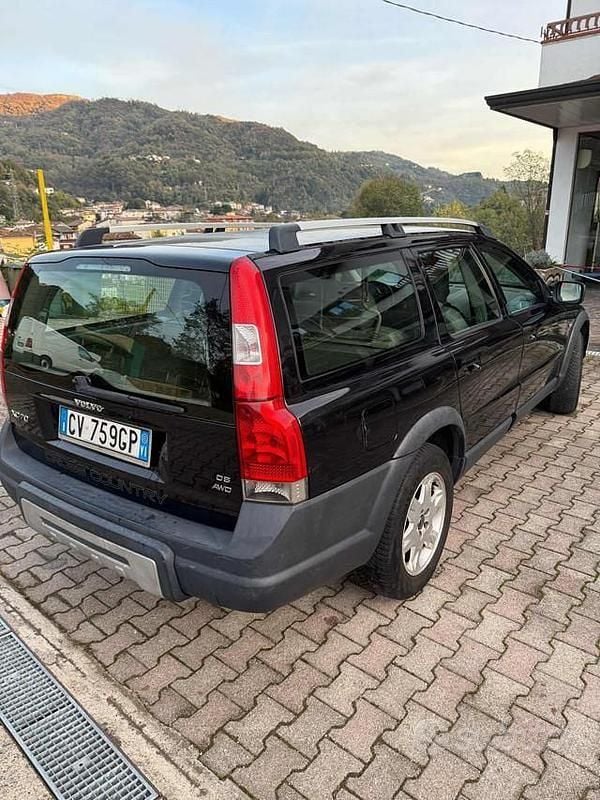 Usata Volvo XC70 163 CV (119 kW) 2005 Viola SUV