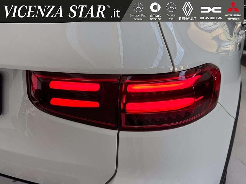 Usata Mercedes GLB180 116 CV (85 kW) 2024 Bianco polare SUV