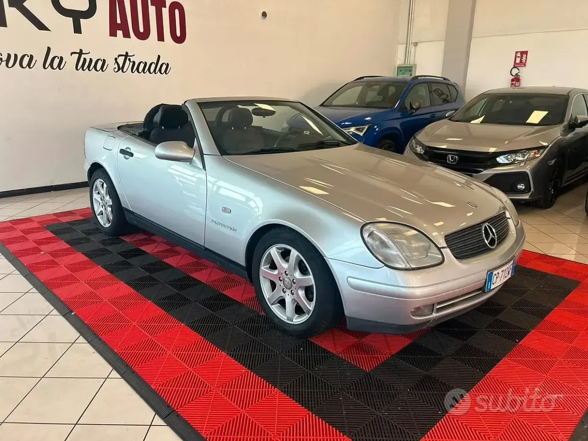 Usata Mercedes SLK200 192 CV (141 kW) 1998 Grigio Cabrio