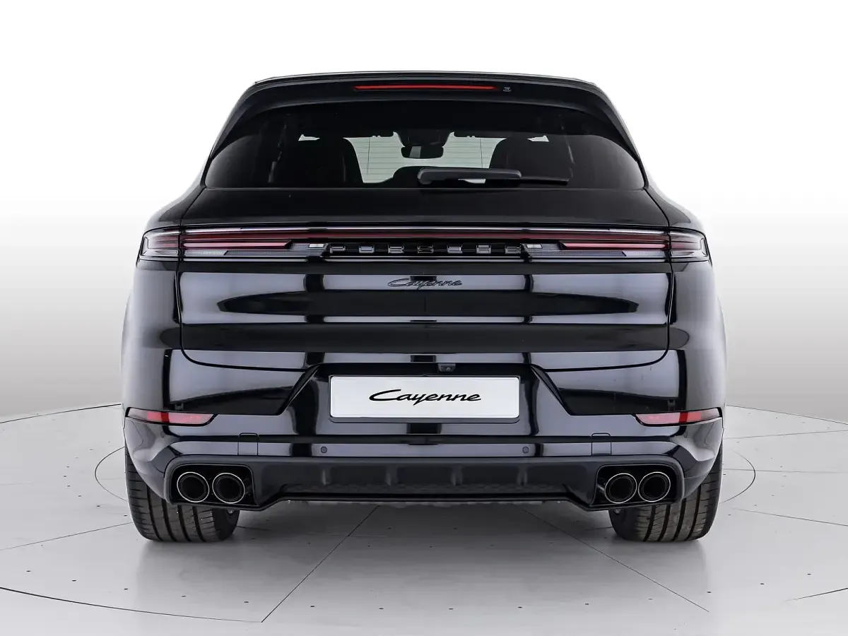 Nuova Porsche Cayenne Black Edition 2026 Nero cromite metallizzato SUV
