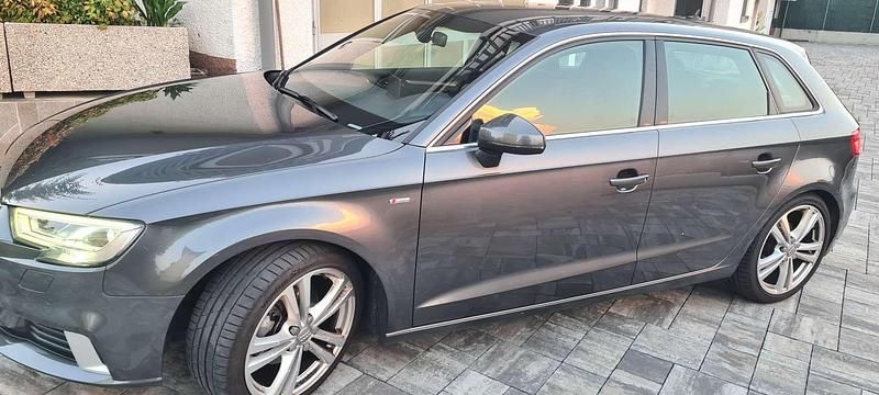 Grigio Usata 2018 Audi A3 Sportback Sport Due volumi | 16.000 € (Buon prezzo) - Immagine 1/4