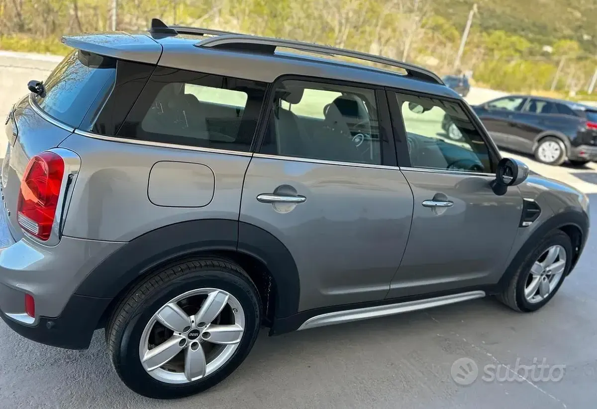 Usata Mini One D Countryman Business 116 CV (85 kW) 2019 Grigio SUV