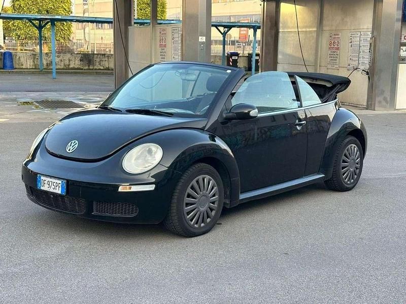 Usata VW New Beetle 105 CV (77 kW) 2007 Nero Utilitaria