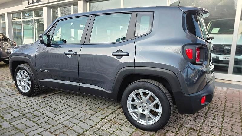 Usata Jeep Renegade Limited 120 CV (88 kW) 2023 Graphite grey SUV