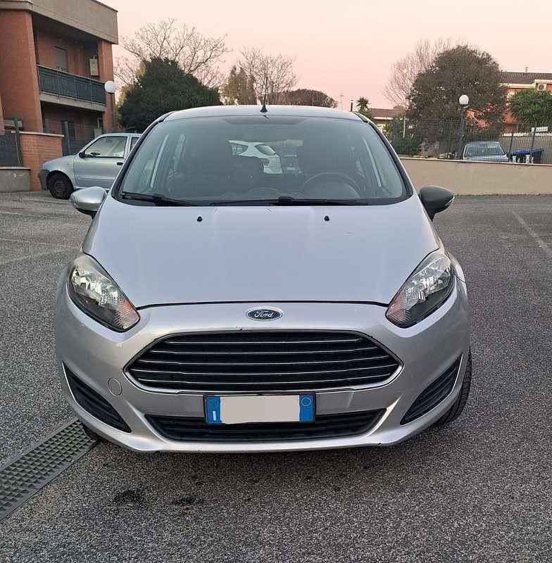 Usata Ford Fiesta Titanium 60 CV (44 kW) 2015 Argento Berlina