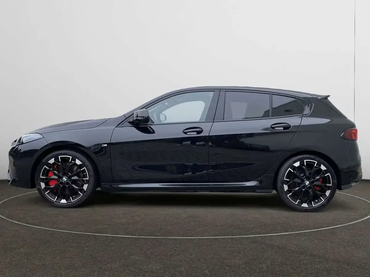 Usata BMW M135 M Sport 300 CV (220 kW) 2025 Nero Utilitaria