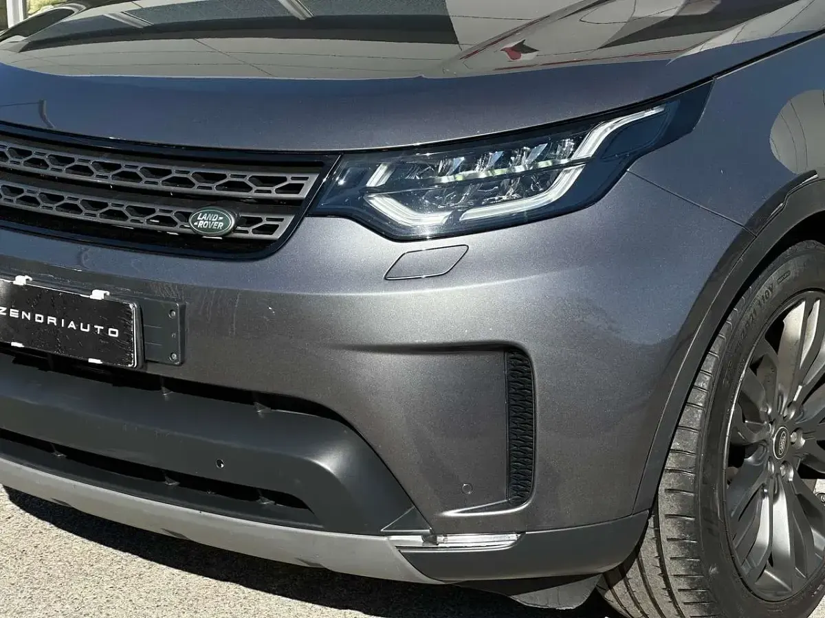 Usata Land Rover Discovery HSE Luxury 258 CV (189 kW) 2018 Ammonite grey/corris grey SUV