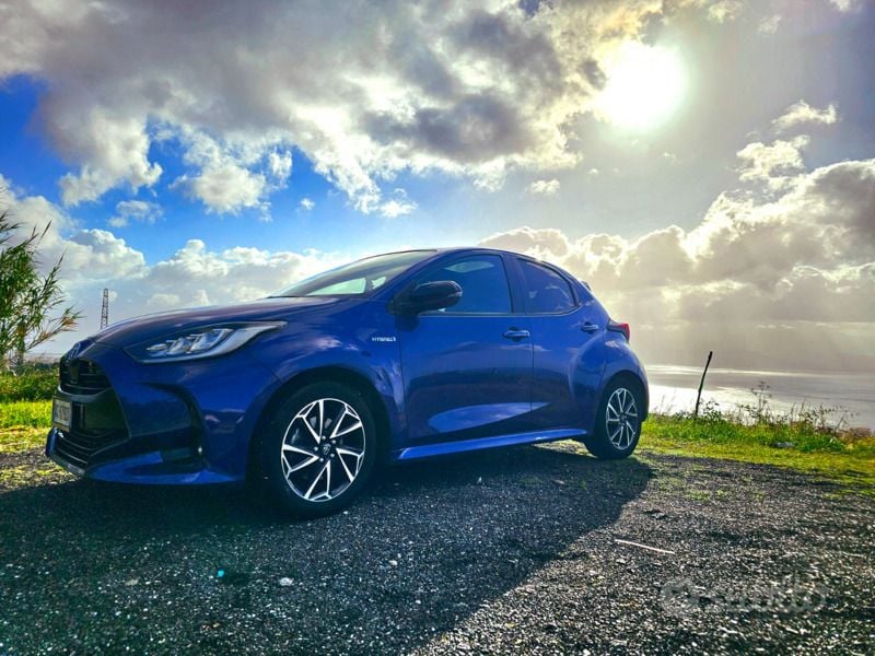 Usata Toyota Yaris Hybrid 116 CV (85 kW) 2021 Blu Utilitaria