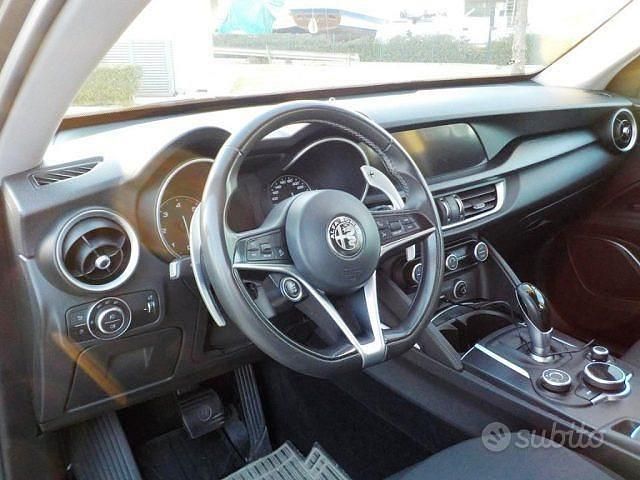 Usata Alfa Romeo Stelvio 2017 Grigio SUV