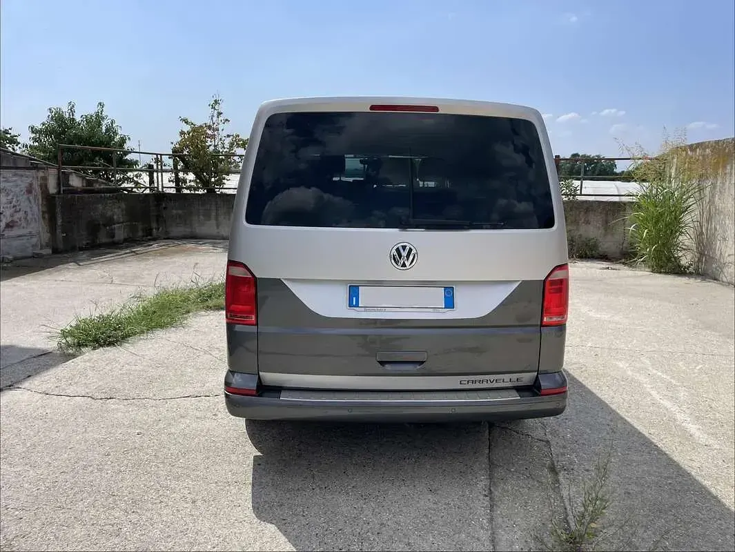 Usata VW Caravelle 150 CV (110 kW) 2019 Grigio Furgone