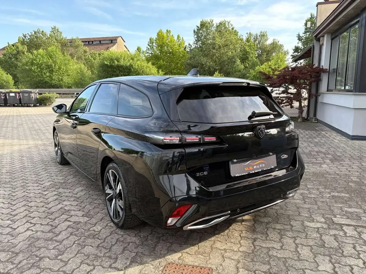 Usata Peugeot 308 Allure 131 CV (96 kW) 2022 Nero Station wagon