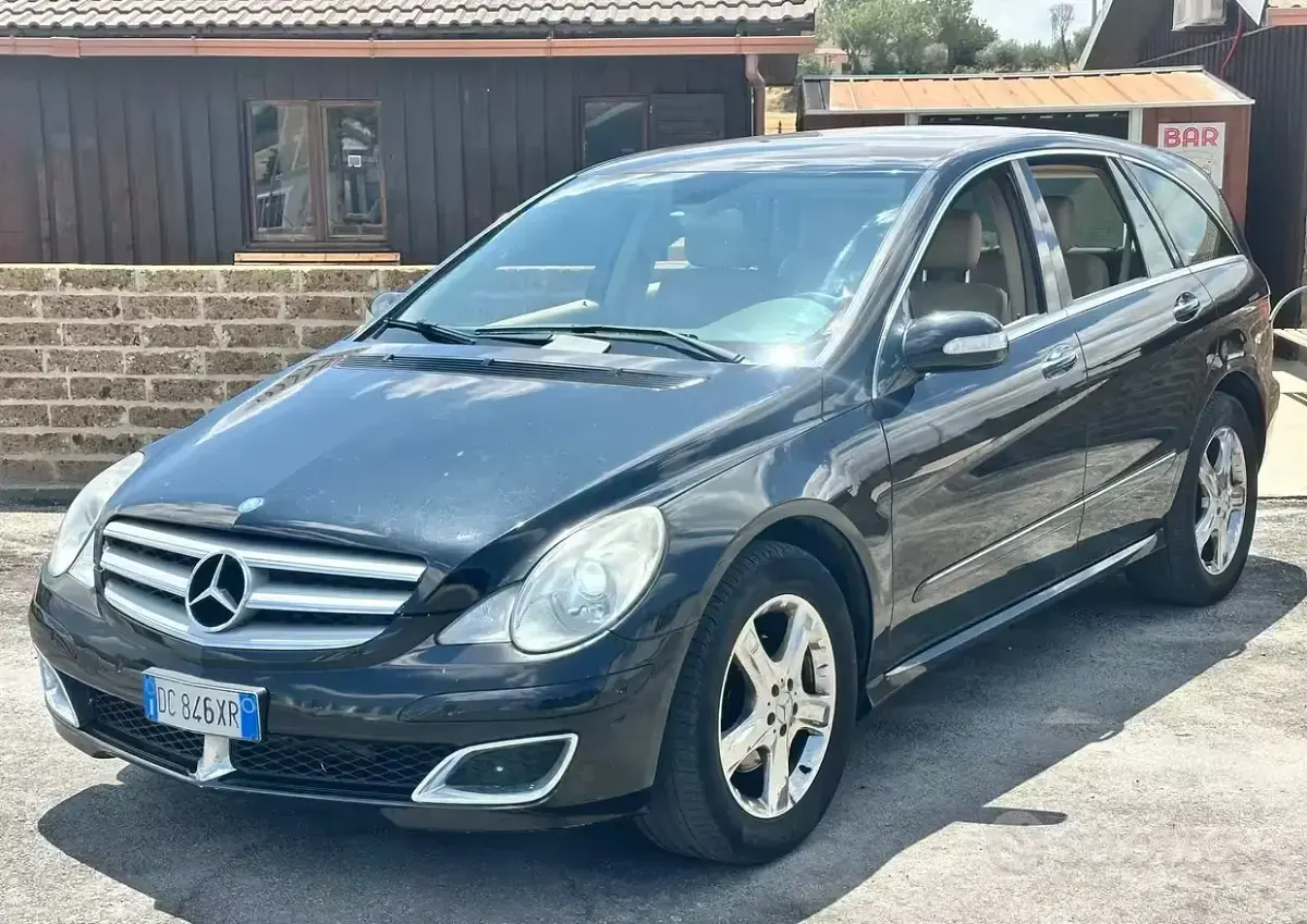 Usata Mercedes R320 Chrome 224 CV (164 kW) 2006 Nero Station wagon