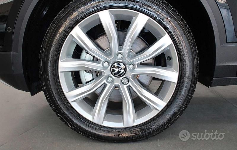 Usata VW T-Roc R-line 150 CV (110 kW) 2023 Nero SUV