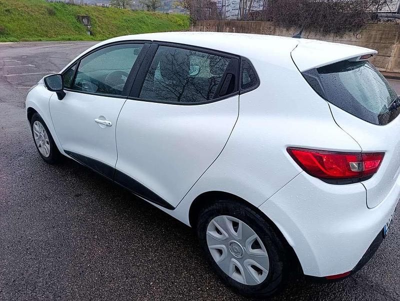 Usata Renault Clio IV 75 CV (55 kW) 2014 Bianco Berlina