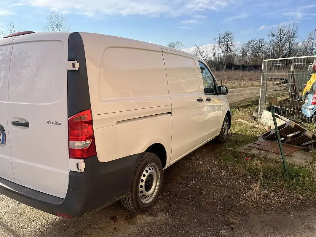 Usata Mercedes Vito 122 CV (89 kW) 2017 Furgone