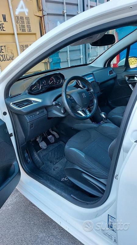 Usata Peugeot 208 Allure 82 CV (60 kW) 2013 Bianco Utilitaria