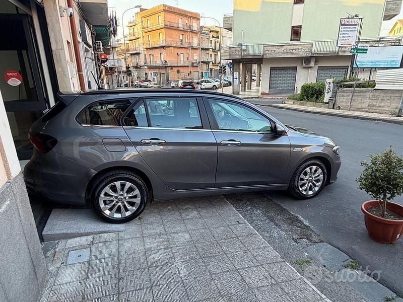 Usata Fiat Tipo Business 120 CV (88 kW) 2020 Grigio Berlina
