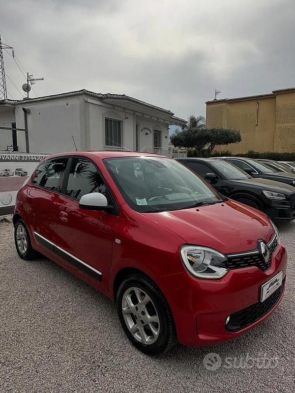 Usata Renault Twingo SE 69 CV (50 kW) 2015 Rosso Utilitaria