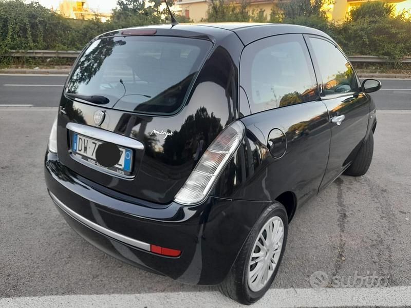 Usata Lancia Ypsilon 75 CV (55 kW) 2010 Nero Utilitaria