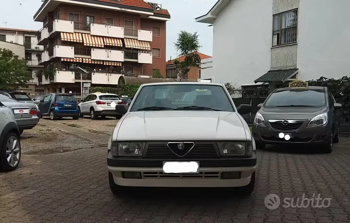 Usata Alfa Romeo 75 148 CV (108 kW) 1987 Bianco Berlina