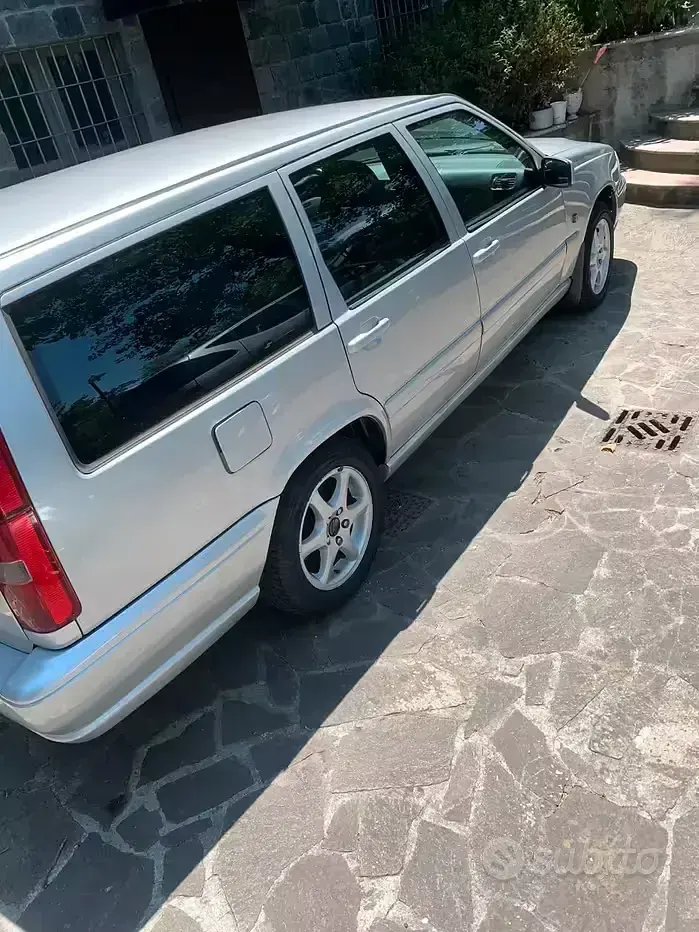 Usata Volvo V70 163 CV (119 kW) 2000 Grigio Station wagon