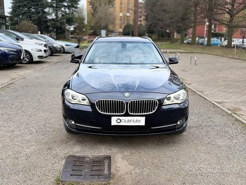 Usata BMW 530 Comfort Edition 245 CV (180 kW) 2011 Blu Station wagon
