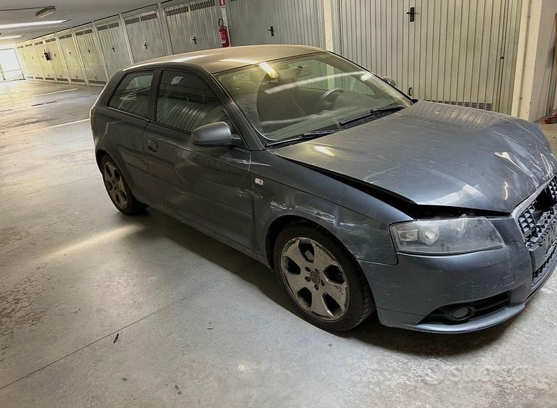 Usata Audi A3 140 CV (102 kW) 2005 Grigio Utilitaria