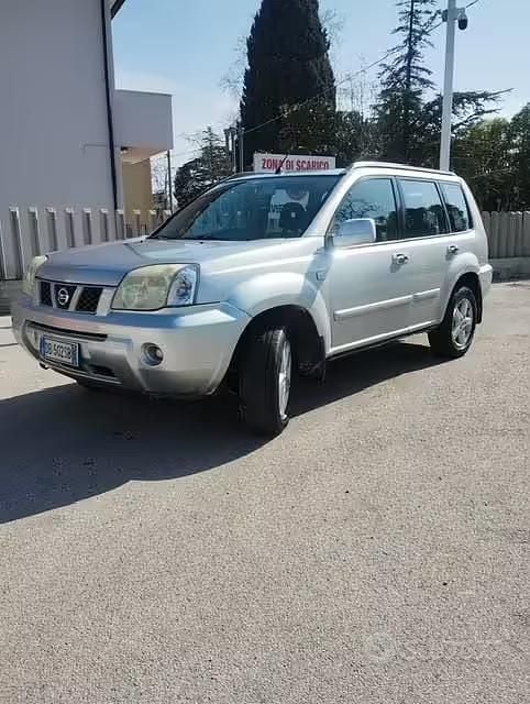 Usata Nissan X-Trail 136 CV (100 kW) 2006 Grigio SUV