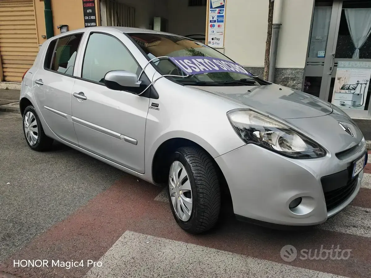 Usata Renault Clio II 75 CV (55 kW) 2011 Grigio Berlina