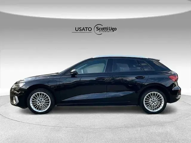 Usata Audi A3 Business 150 CV (110 kW) 2021 Argento metallizzato Berlina