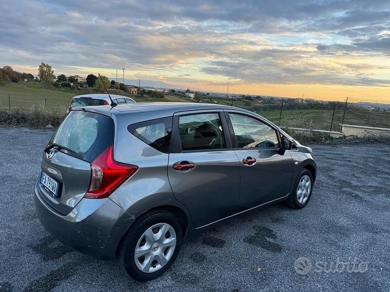 Usata Nissan Note Comfort 76 CV (55 kW) 2016 Grigio Utilitaria