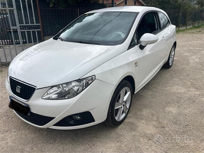 Bianco Usata 2010 Seat Ibiza Sport Coupé | 3900 € (Buon prezzo) - Immagine 1/4