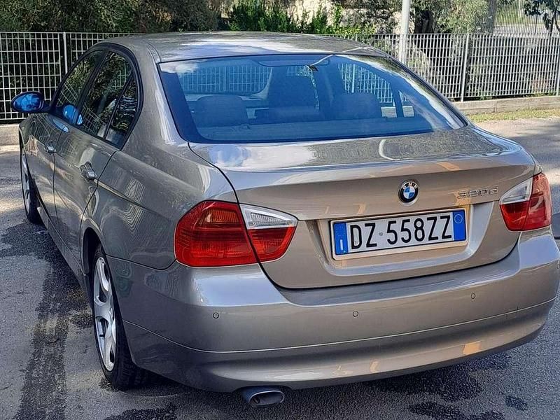 Usata BMW 320 177 CV (130 kW) 2008 Grigio Berlina