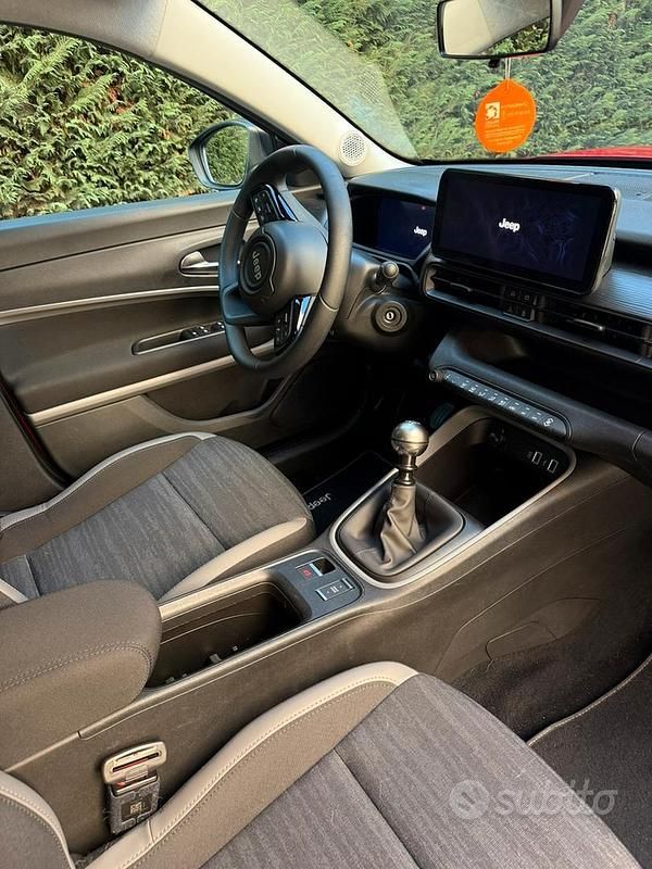 Usata Jeep Avenger Longitude 101 CV (74 kW) 2023 Rosso SUV